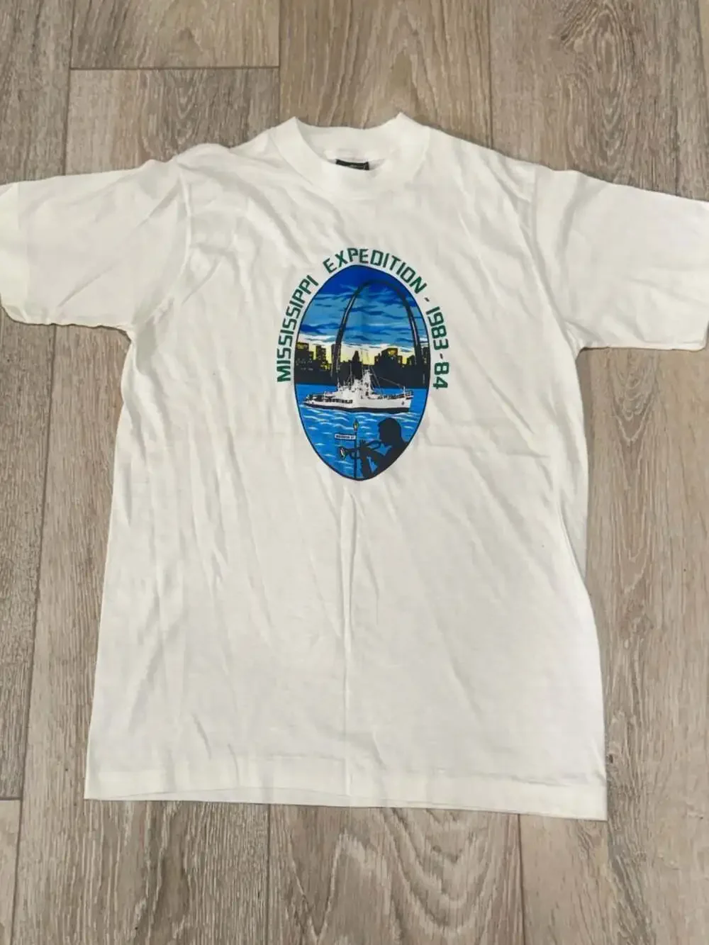 Vintage 1983-84 Mississippi Expedition Graphic T-Shirt Made USA Youth Large